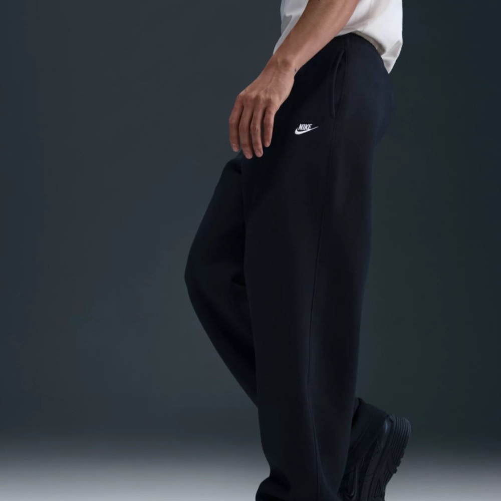 Nike Men's Club Open-Hem Black Fleece Pants